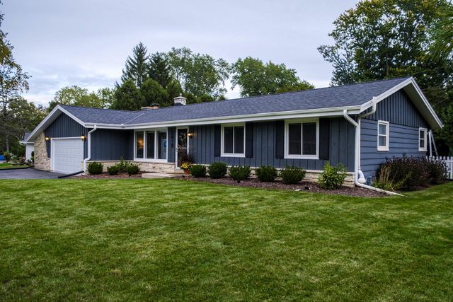 2410 Camelot DRIVE, Brookfield, WI 53045