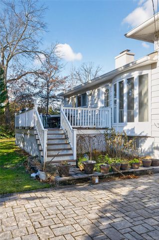 1 Peppermill Road, Roslyn, NY 11576