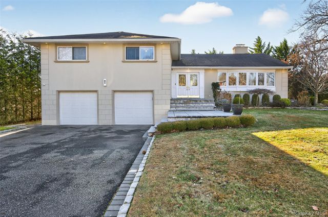 1 Peppermill Road, Roslyn, NY 11576