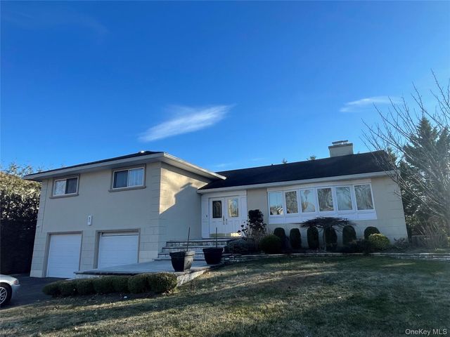 1 Peppermill Road, Roslyn, NY 11576