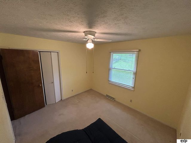 7547 Washington Street, Ralston, NE 68127