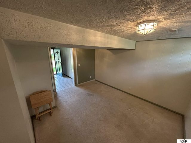 7547 Washington Street, Ralston, NE 68127