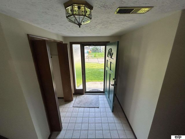 7547 Washington Street, Ralston, NE 68127