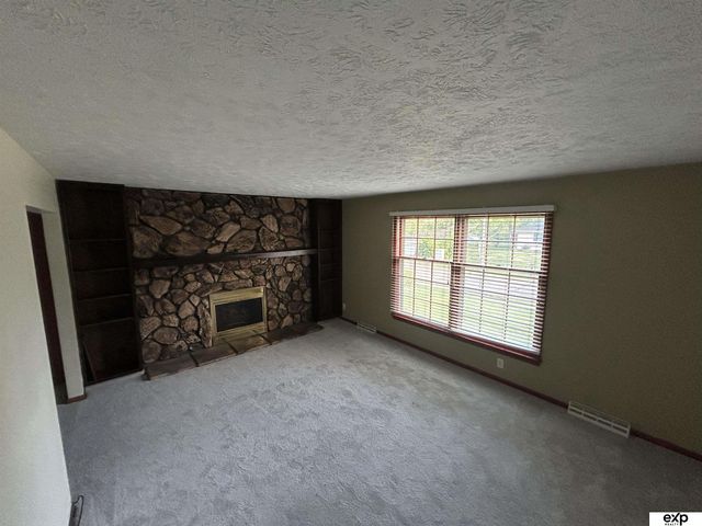 7547 Washington Street, Ralston, NE 68127