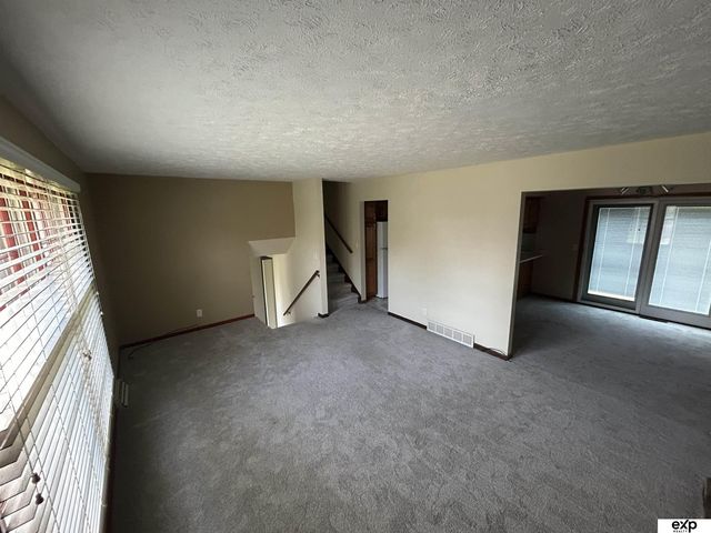 7547 Washington Street, Ralston, NE 68127