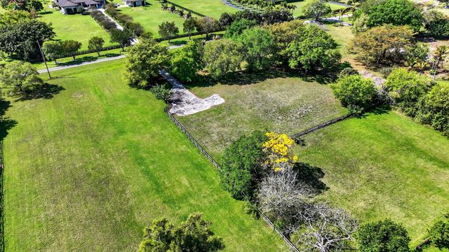 10245 La Reina Road, Delray Beach, FL 33446