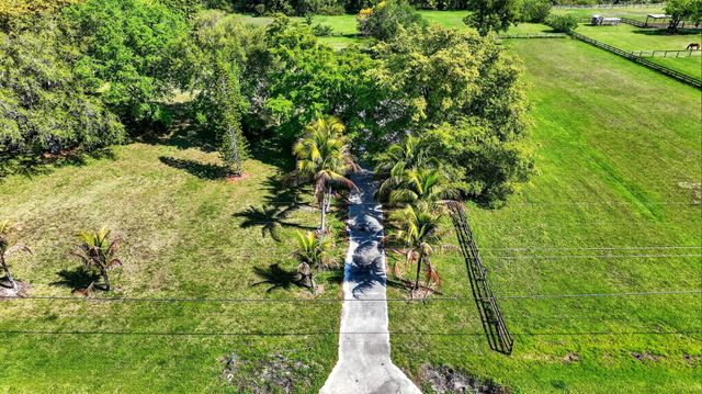 10245 La Reina Road, Delray Beach, FL 33446