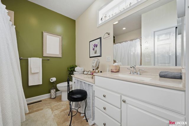 907 S 25th Street, Beatrice, NE 68310