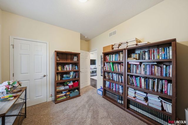 907 S 25th Street, Beatrice, NE 68310