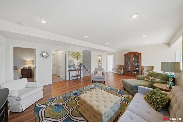 907 S 25th Street, Beatrice, NE 68310