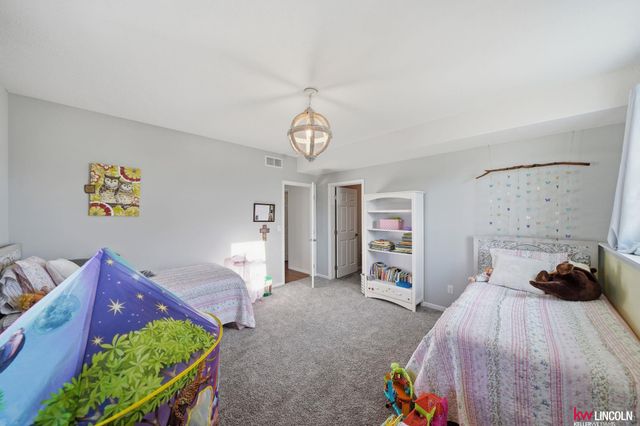 907 S 25th Street, Beatrice, NE 68310