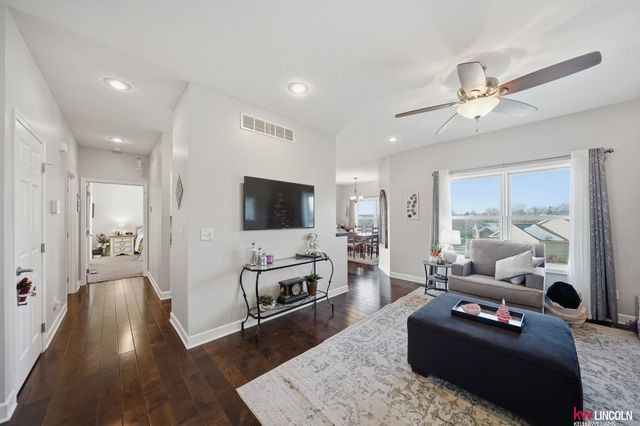 907 S 25th Street, Beatrice, NE 68310