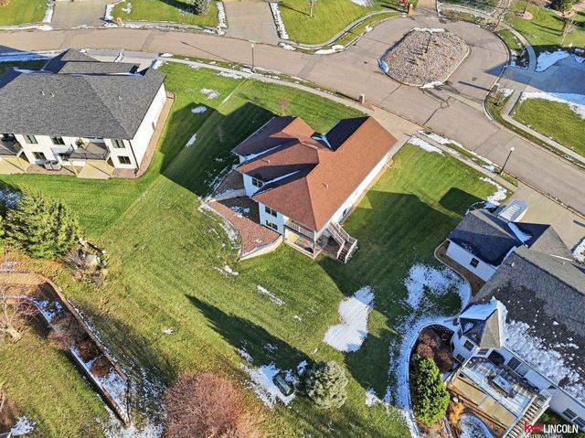 907 S 25th Street, Beatrice, NE 68310