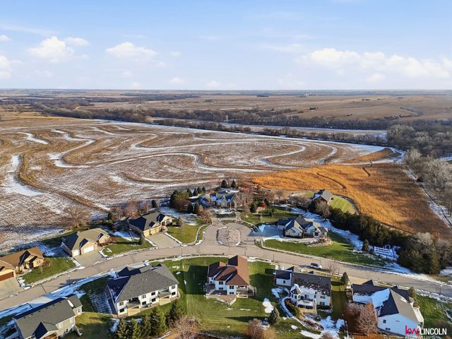 907 S 25th Street, Beatrice, NE 68310