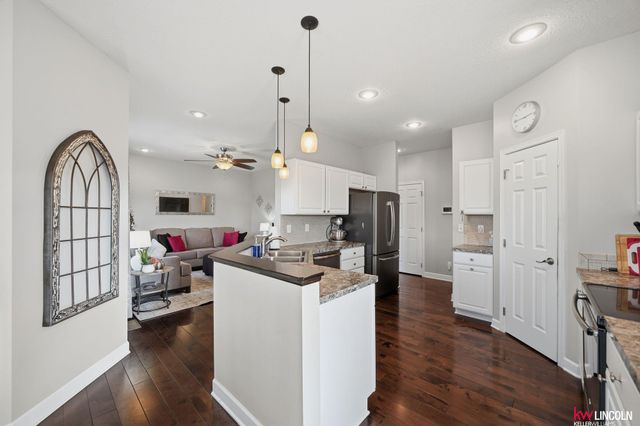 907 S 25th Street, Beatrice, NE 68310