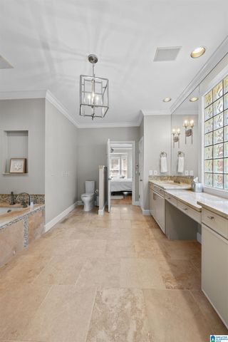 2048 GLEN EAGLE LANE, Birmingham, AL 35242