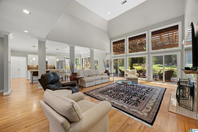 2048 GLEN EAGLE LANE, Birmingham, AL 35242