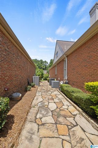 2048 GLEN EAGLE LANE, Birmingham, AL 35242