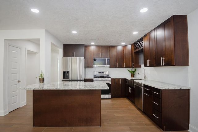 1120 Mobile Drive, Pasadena, TX 77506