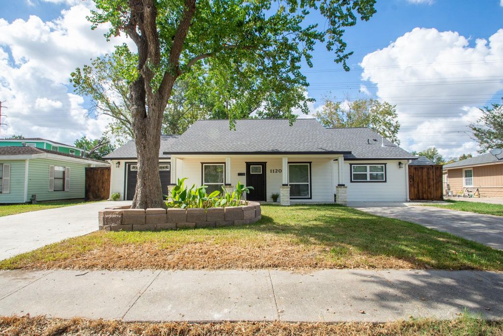 1120 Mobile Drive, Pasadena, TX 77506