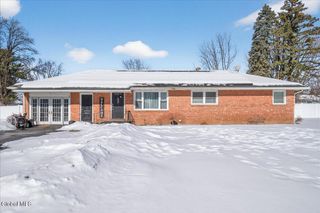 289 3rd Ave Extension, East Greenbush, NY 12144