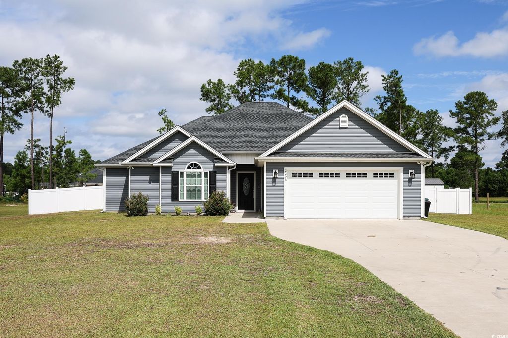 2295 Vaught Rd., Galivants Ferry, SC 29544