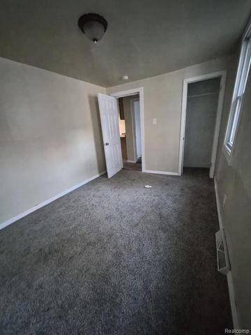 7092 Meadow Avenue, Warren, MI 48091