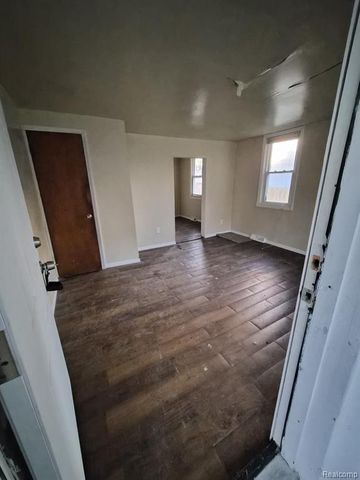 7092 Meadow Avenue, Warren, MI 48091