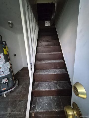 7092 Meadow Avenue, Warren, MI 48091