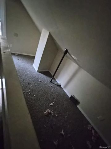 7092 Meadow Avenue, Warren, MI 48091