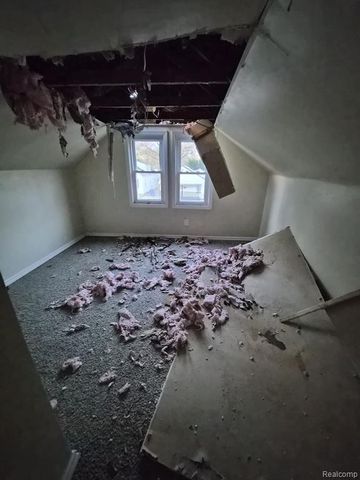 7092 Meadow Avenue, Warren, MI 48091