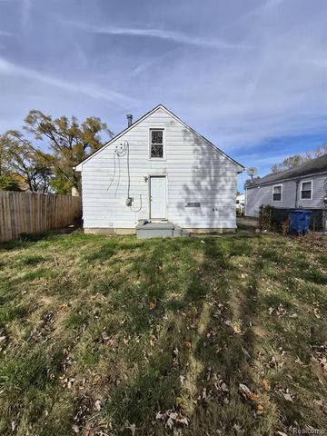 7092 Meadow Avenue, Warren, MI 48091