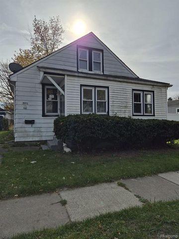 7092 Meadow Avenue, Warren, MI 48091