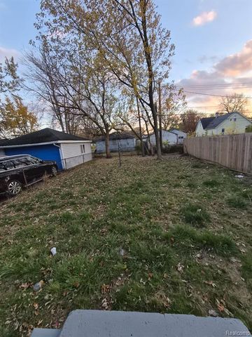 7092 Meadow Avenue, Warren, MI 48091