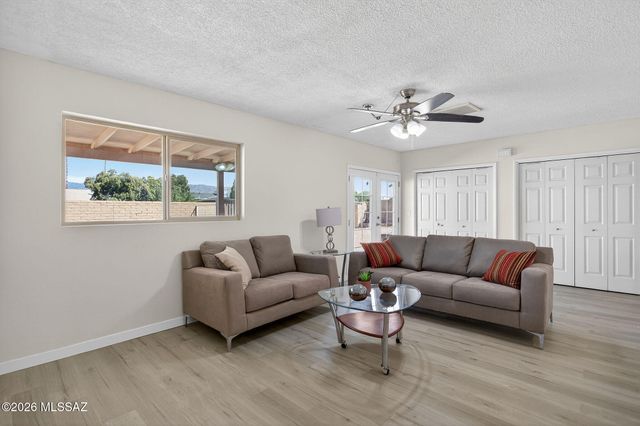 618 N Eastview Avenue, Tucson, AZ 85710