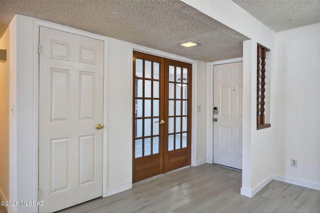 618 N Eastview Avenue, Tucson, AZ 85710