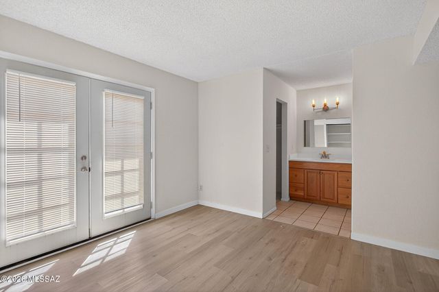 618 N Eastview Avenue, Tucson, AZ 85710