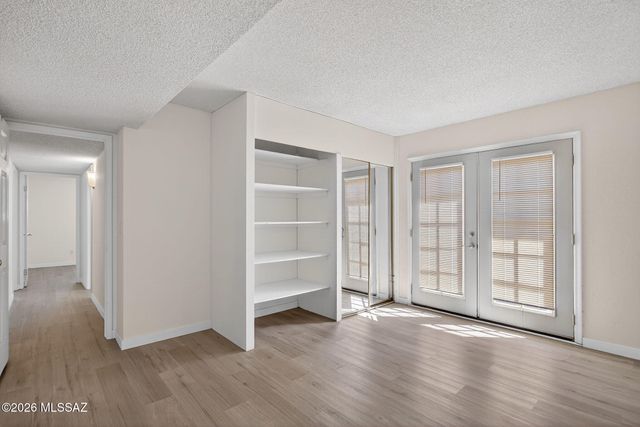 618 N Eastview Avenue, Tucson, AZ 85710