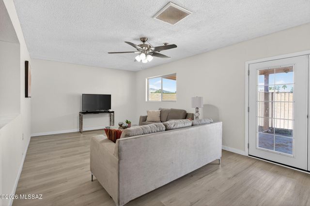 618 N Eastview Avenue, Tucson, AZ 85710