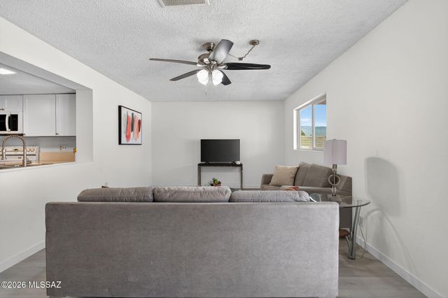 618 N Eastview Avenue, Tucson, AZ 85710