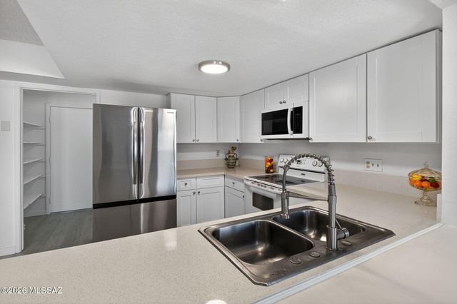 618 N Eastview Avenue, Tucson, AZ 85710