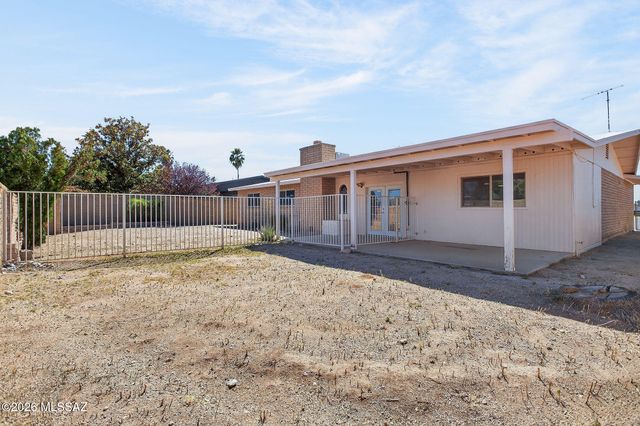 618 N Eastview Avenue, Tucson, AZ 85710