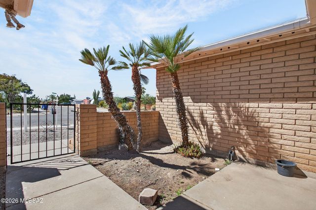 618 N Eastview Avenue, Tucson, AZ 85710