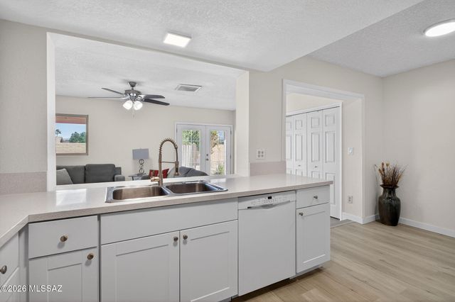 618 N Eastview Avenue, Tucson, AZ 85710