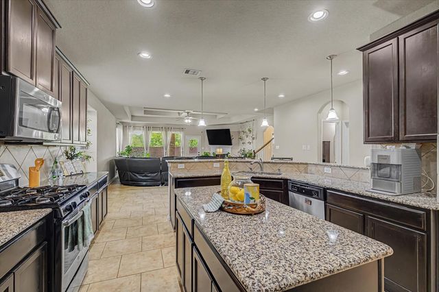 11722 Eagle Ridge Drive, Mont Belvieu, TX 77535