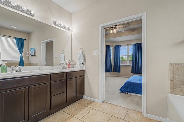 11722 Eagle Ridge Drive, Mont Belvieu, TX 77535