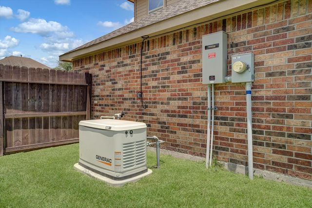 11722 Eagle Ridge Drive, Mont Belvieu, TX 77535