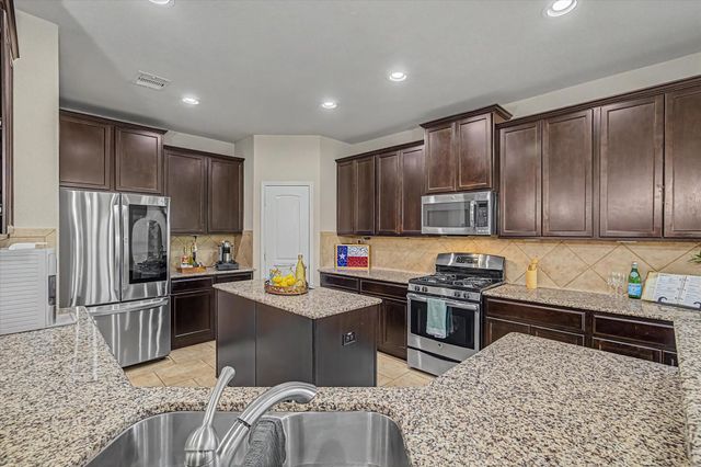 11722 Eagle Ridge Drive, Mont Belvieu, TX 77535