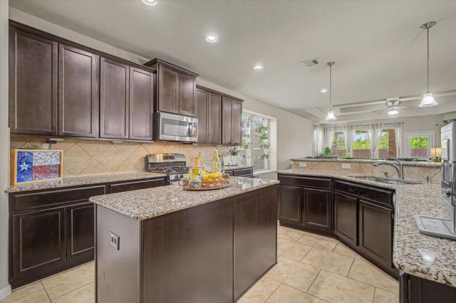11722 Eagle Ridge Drive, Mont Belvieu, TX 77535