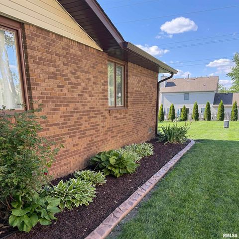 97 WHITE PINE Drive, Springfield, IL 62712